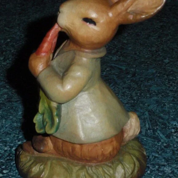 3" ANRI PETER RABBIT FIGURINE EATING 2 CARROTS VINTAGE F. WARNE COLLECTIBLE GIFT